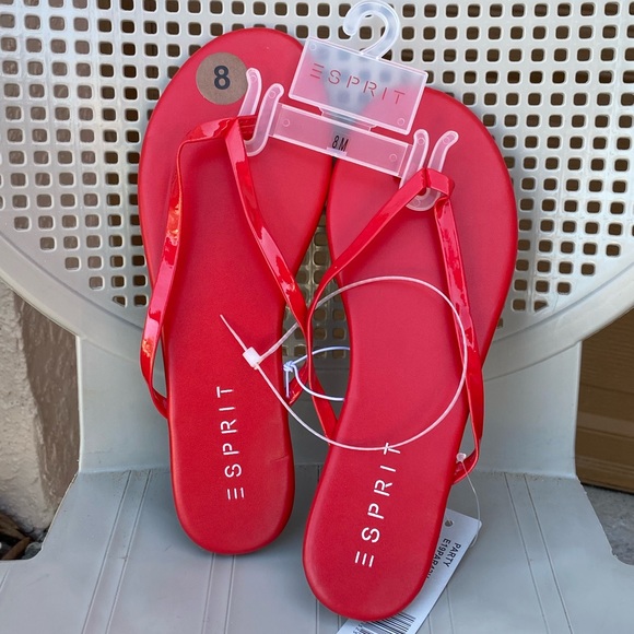 Red sandals in size 7, new. The size on the picture is not correct, it’s size 7 - Picture 2 of 4